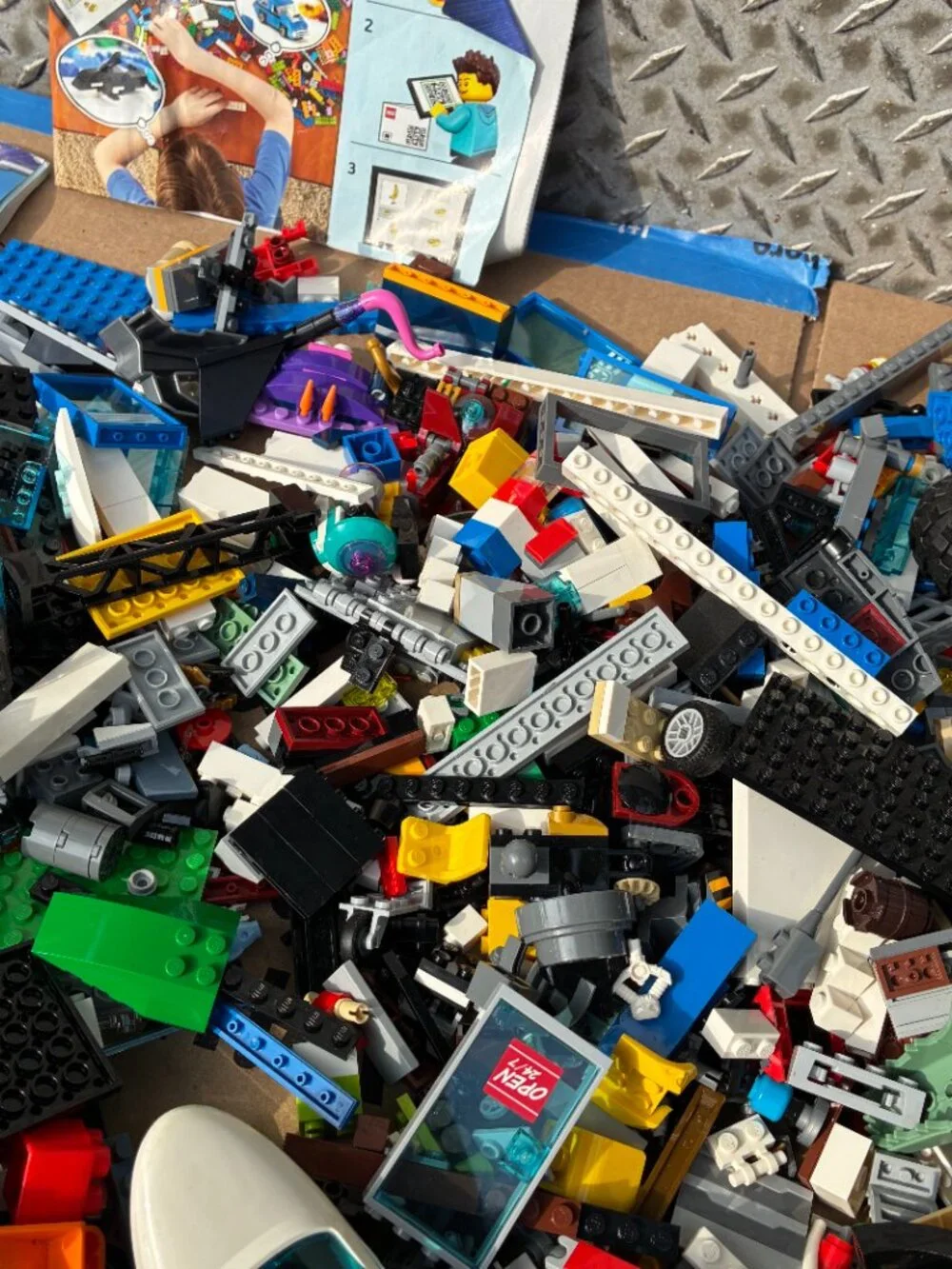 LEGO Bulk Lot Bundle 11lb Of Mixed Building Bricks Pieces Parts